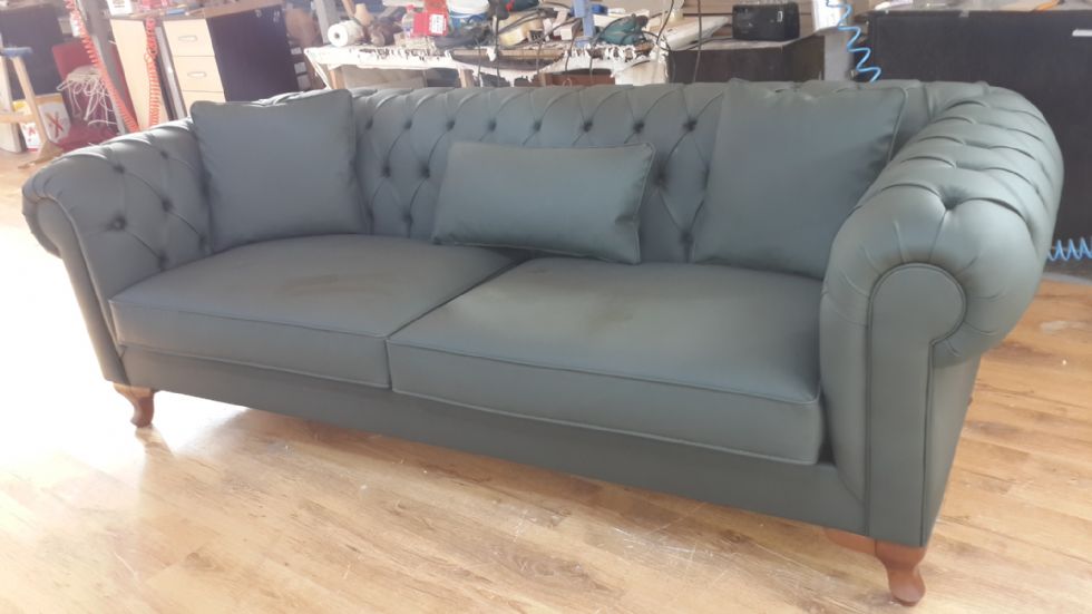 Produktcode: 18771 - Exklusive Sonderanfertigung: Chesterfield-sofas Nach Speziellen Maßvorgaben