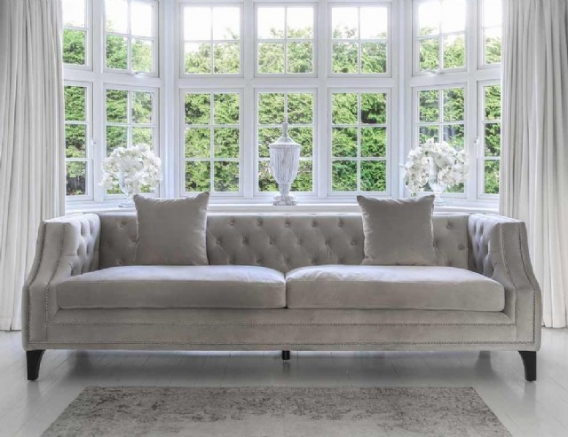 Luxus-sofa Nach Maß: Handgefertigtes Graues Modell Mit Knopfheftung