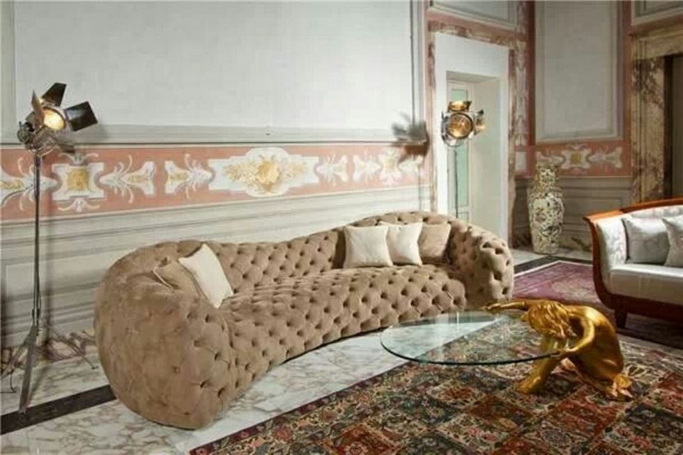 Produktcode: 18782 - Sonderanfertigung Von Chesterfield Sofas: Einzigartige Designs İn Besonderen Abmessungen