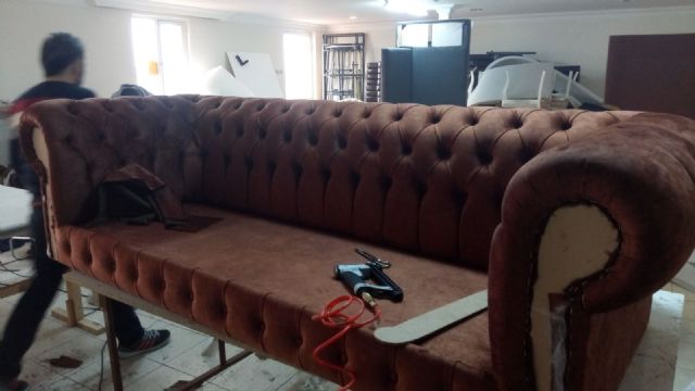 Spezialanfertigung Von Chesterfield-sofas: Maßgeschneiderte Designs İn Gewünschter Größe
