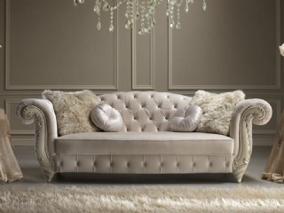 Individuell Gefertigtes Luxuriöses Graues Sofa Mit Elegantem Design